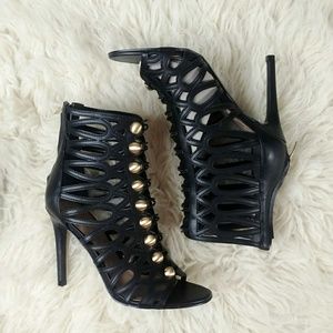 ❇️SALE❇️NIB GUESS Perlina2 blk heeled boot sandals